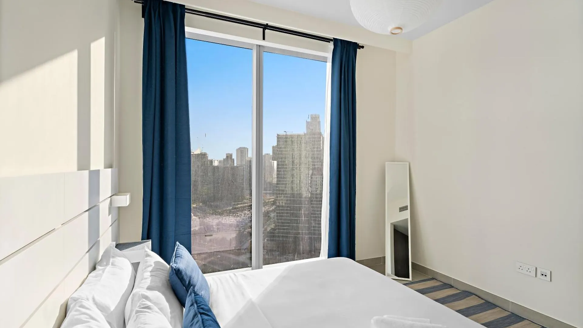 Luxury 2Br With Pool, Gym, Fast Wifi And Skyline Apartment Dubai