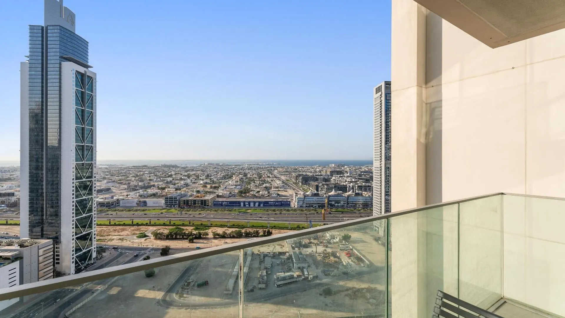 Luxury 2Br With Pool, Gym, Fast Wifi And Skyline Apartment Dubai